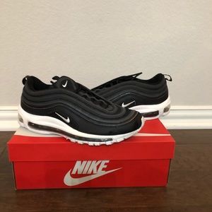 Nike Air Max: Black and White Reflective